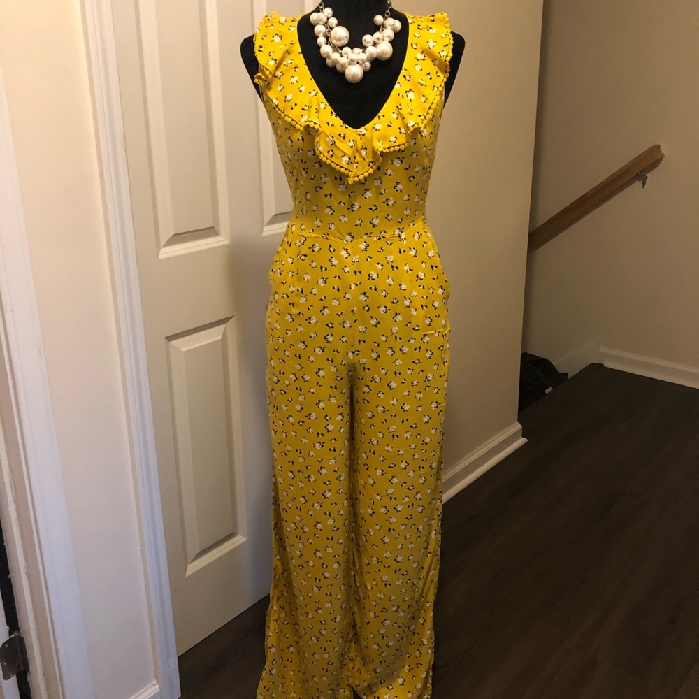 Love, Fire brand Jumpsuit, size XS, yellow floral